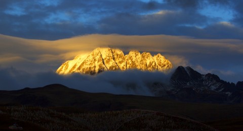 雅拉雪山